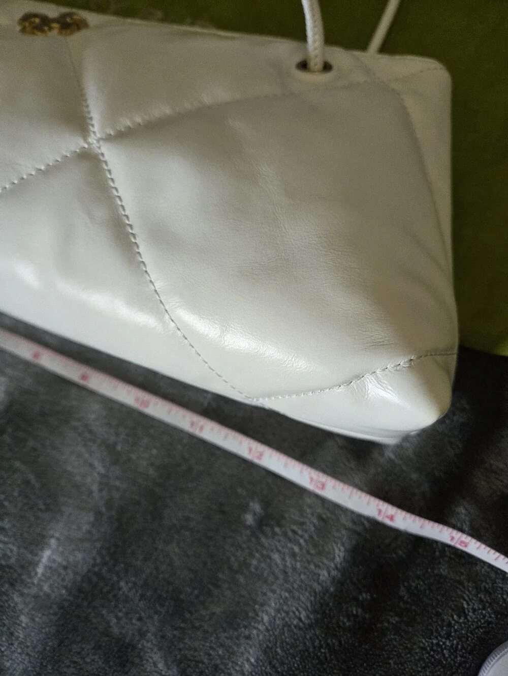 Tory Burch White Quilted Leather Shoulder Bag with Gold Logo Accent